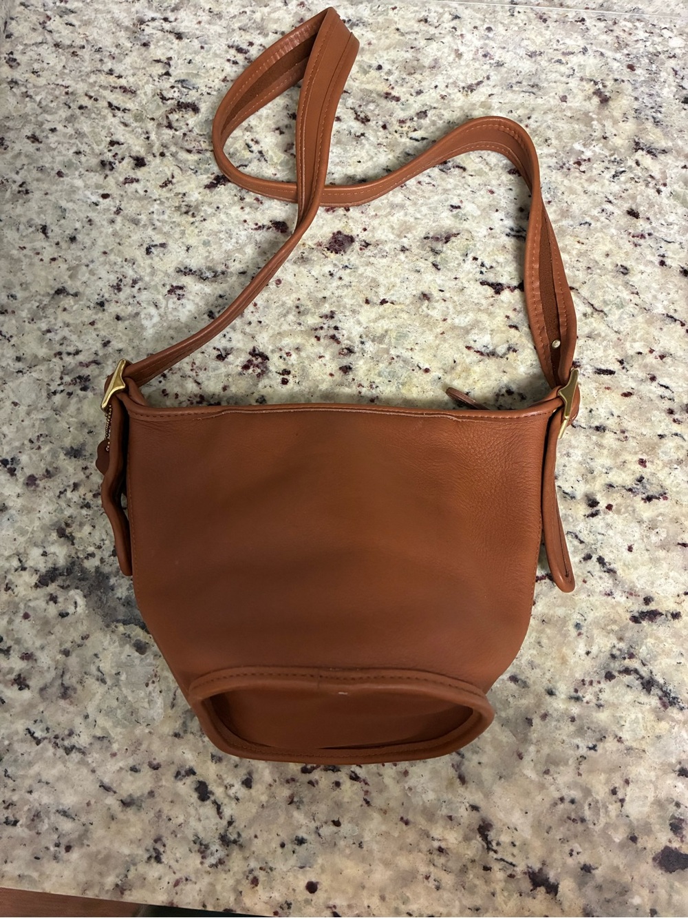 COACH Vtg Maggie Duffle Bucket Bag British Tan Leather Crossbody - Picture 5 of 9